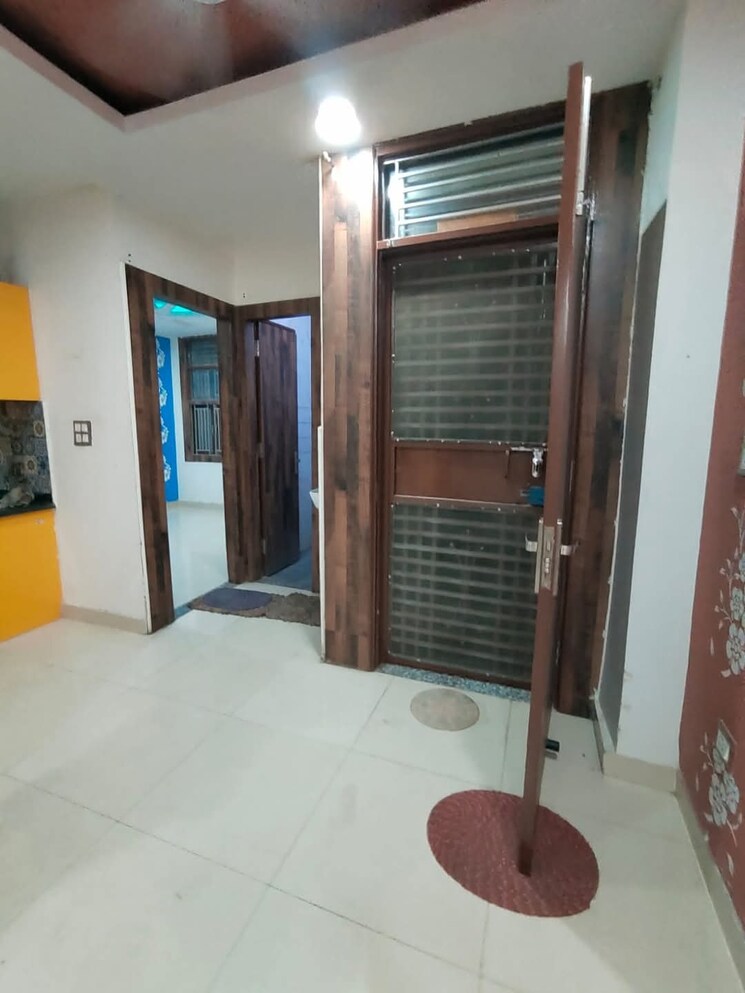 Bedroom, freedom fighters enclave 2 Bedroom 1000 Sq.Ft. Apartment In Freedom Fighters Enclave Delhi 7917594