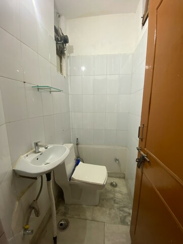 Bathroom in 2 BHK Independent House at Ansal Plaza Sector-23, Palam Vihar – for Rent