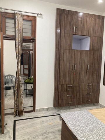 Room in 2 BHK Builder Floor at Ansal Sushant Lok I, Sector 43 – for Rent