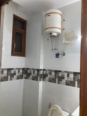 Bathroom in 2 BHK Builder Floor at Ansal Sushant Lok I, Sector 43 – for Rent