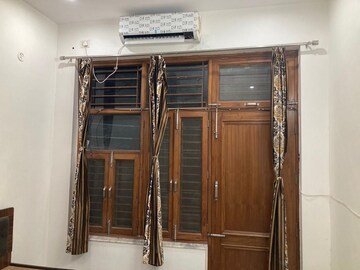 Furnished Amenities in 2 BHK Builder Floor at Ansal Sushant Lok I, Sector 43 – for Rent