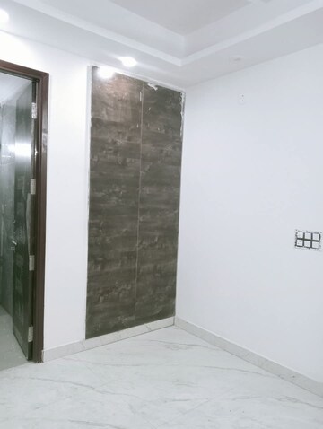 Room in 1 BHK Apartment at Freedom Fighters Enclave – for Rent