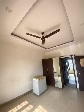 Room in 1 BHK Independent House at Ansal Plaza Sector-23, Palam Vihar – for Rent