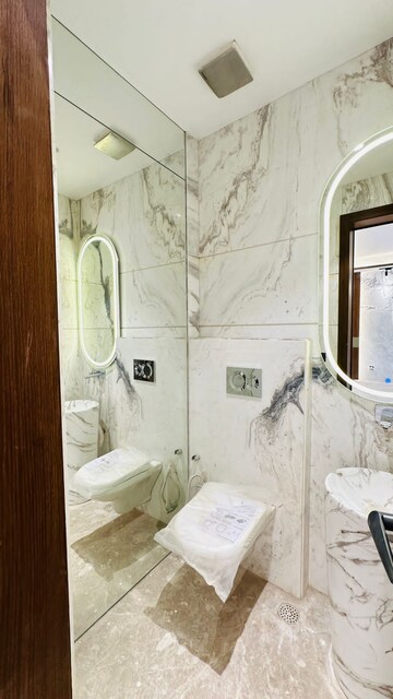 Bathroom in 4 BHK Builder Floor at Unitech South City 1, South City 1 – for Sale