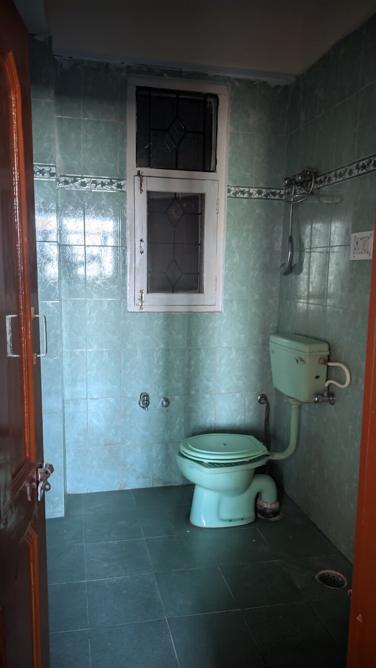 Bathroom, bhattakufer 2 Bedroom 400 Sq.Ft. Apartment In Bhattakufer Shimla 7917696