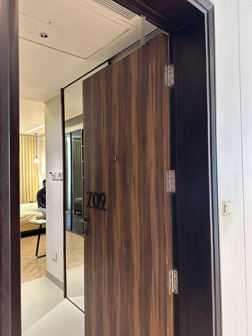 Room in 1 RK Apartment at Sector 63 – for Rent