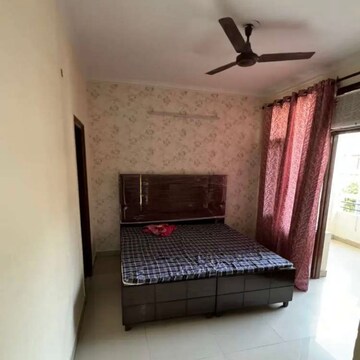 Furnished Amenities in 2 BHK Apartment at Penta Homes, Vip Road – for Rent