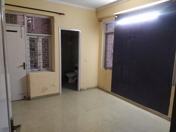 Room in 3 BHK Builder Floor at Orchid Island, Sector 51 – for Sale