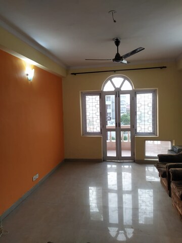 Room in 3 BHK Builder Floor at Orchid Island, Sector 51 – for Sale