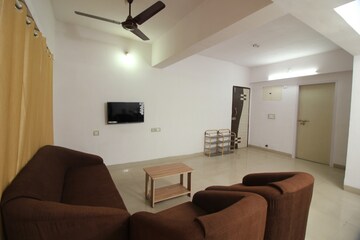 Common Area in  Pg at Lower Parel – for Rent