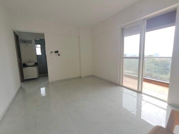 Room in 2 BHK Apartment at Tingre Nagar – for Rent