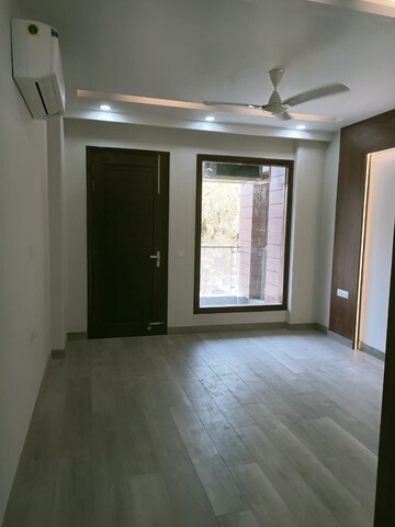 Room in 4 BHK Builder Floor at Palam Vihar Residents Association, Palam Vihar – for Rent