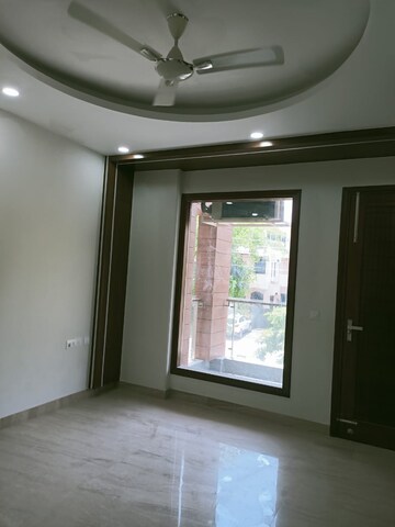Room in 4 BHK Builder Floor at Palam Vihar Residents Association, Palam Vihar – for Rent
