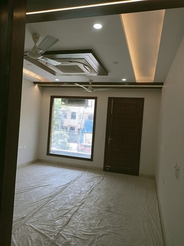 Room in 4 BHK Builder Floor at Palam Vihar Residents Association, Palam Vihar – for Rent
