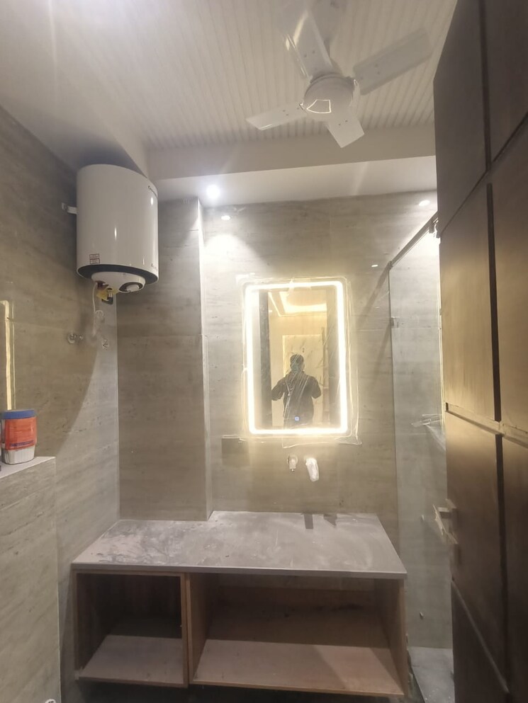 Bathroom, sushant-lok-3 4 Bedroom 1990 Sq.Ft. Builder Floor In Sector 57 Gurgaon 7917854
