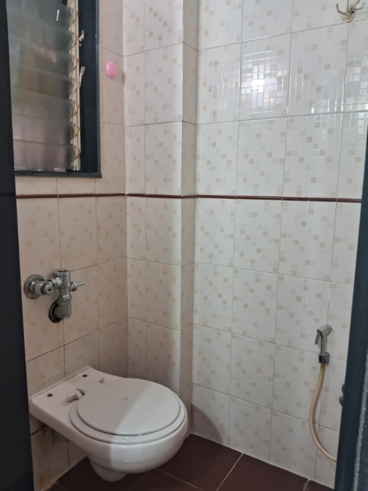 Bathroom, dosti-daffodil 1 Bedroom 405 Sq.Ft. Apartment In Wadala East Mumbai 7917860