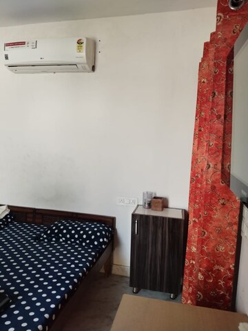 Bedroom in 1 BHK Builder Floor at Sector 63 – for Rent