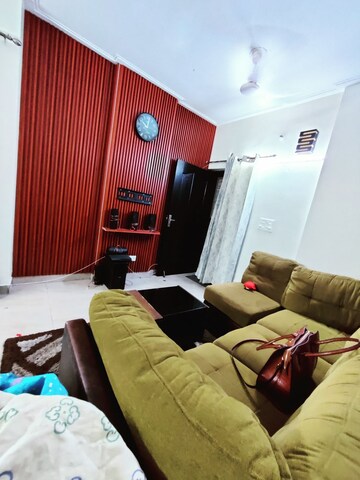 2 BHK Apartment For Rent in Supertech 34 Pavilion, Sector 34