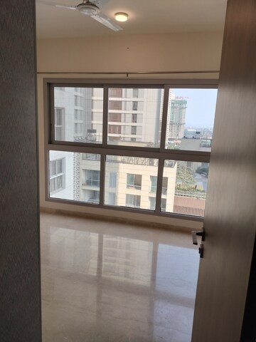 Room in 3 BHK Apartment at Piramal Vaikunth, Balkum Pada – for Sale