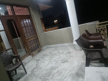 Parking in 3 BHK Builder Floor at Sector 69 – for Rent