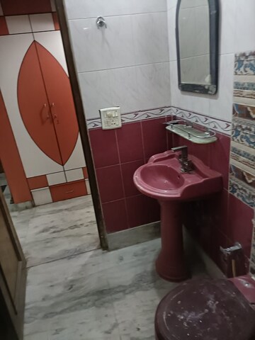 Bathroom in 3 BHK Builder Floor at Sector 69 – for Rent