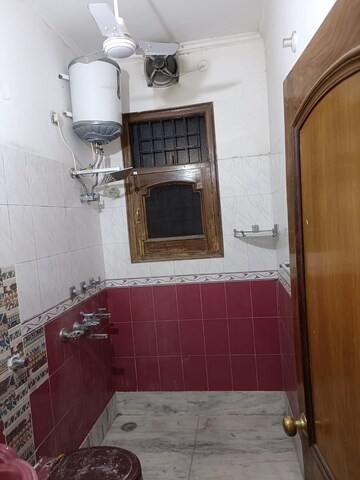 Bathroom in 3 BHK Builder Floor at Sector 69 – for Rent