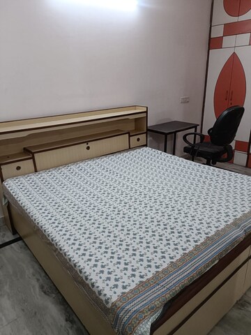 Bedroom in 3 BHK Builder Floor at Sector 69 – for Rent