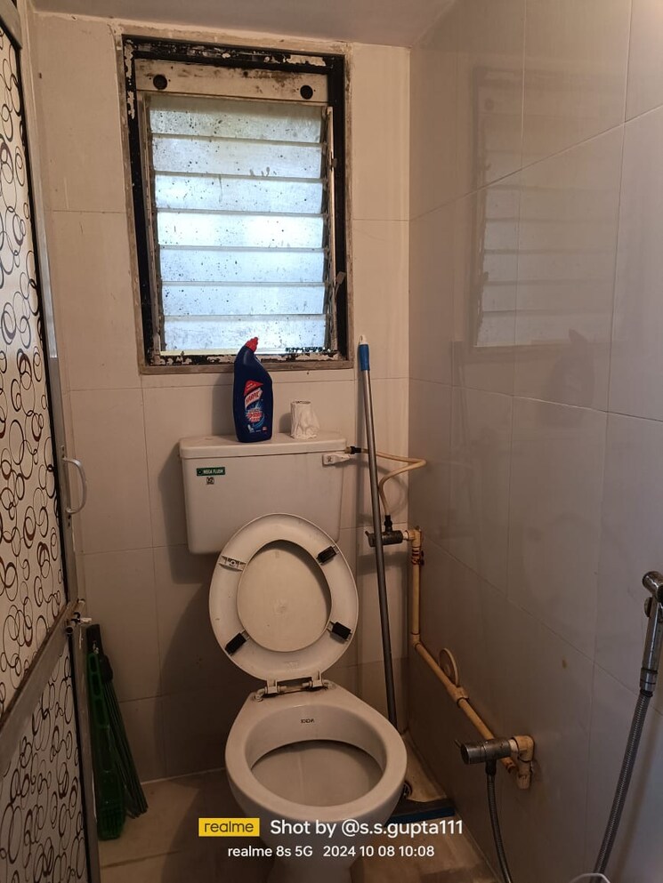 Bathroom, juhu-anmol-chs 2 Bedroom 680 Sq.Ft. Apartment In Juhu Mumbai 7917978