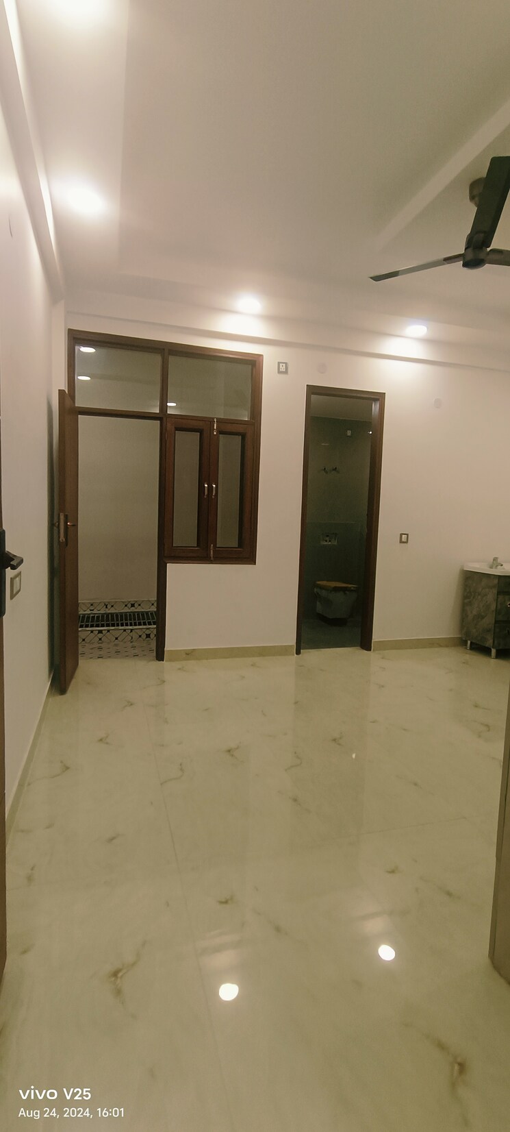 Room, doctors-park 3 Bedroom 1600 Sq.Ft. Builder Floor In Vasundhara Sector 10 Ghaziabad 7917985