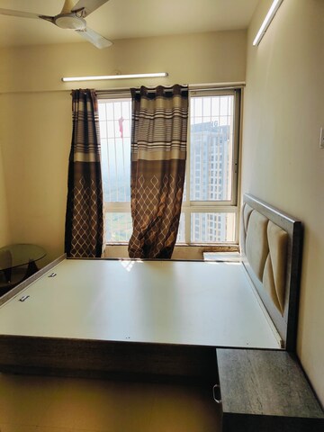 Room in 1 BHK Apartment at Puranik Rumah Bali, Ghodbunder Road – for Rent