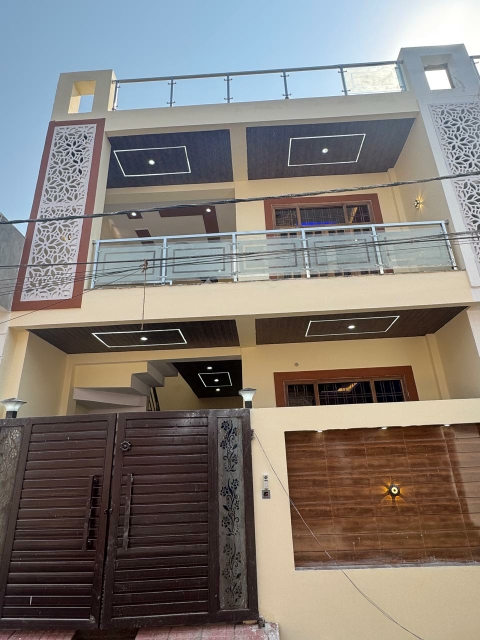 3 BHK + Study Room Independent House For Sale in Opp Vikalp Khand Gomti na