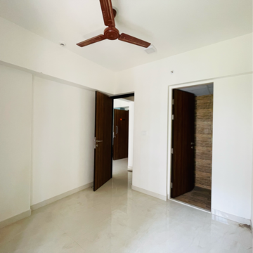 Room in 1 BHK Apartment at Lodha Crown Quality Homes, Balkum Pada – for Rent