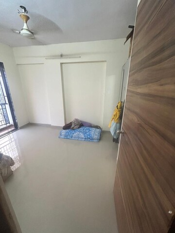 Furnished Amenities in 2 BHK Apartment at Thane West – for Rent