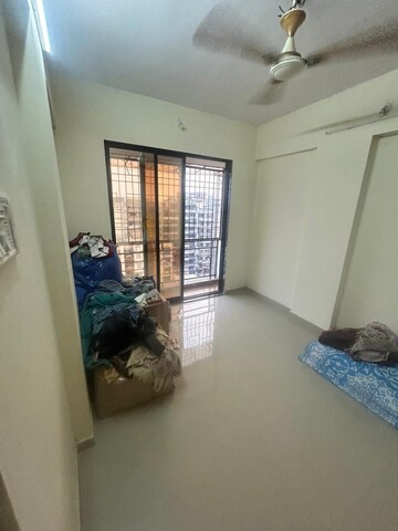 Room in 2 BHK Apartment at Thane West – for Rent