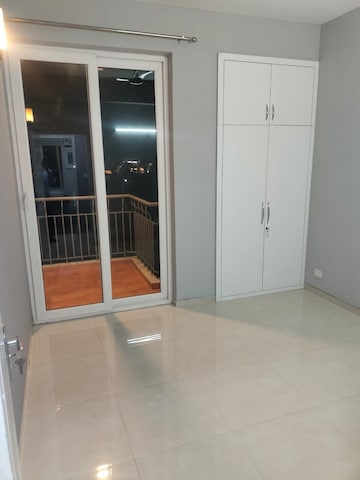 Room in 2 BHK Apartment at Supertech Hues, Sector 68 – for Rent