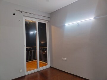 Room in 2 BHK Apartment at Supertech Hues, Sector 68 – for Rent