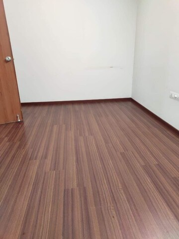 Room in 3 BHK Apartment at Amanora Neo Towers, Hadapsar – for Rent