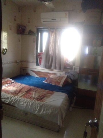 Bedroom in 2 BHK Apartment at Thane West – for Rent