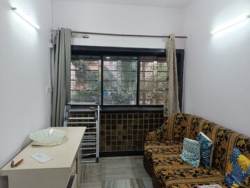 Living Room in 3 BHK Apartment at Borivali West – for Rent