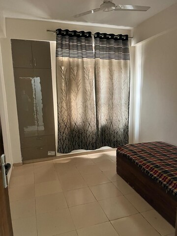 Furnished Amenities in 3 BHK Apartment at Auric City Homes, Sector 82 – for Rent