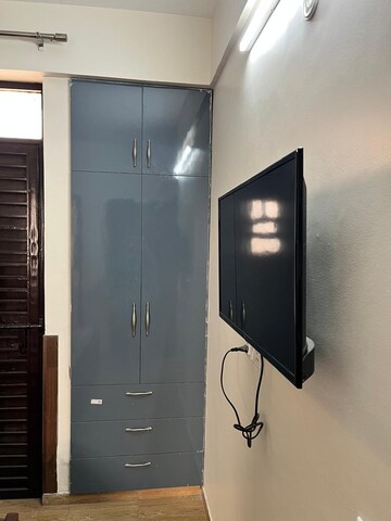Furnished Amenities in 3 BHK Apartment at Auric City Homes, Sector 82 – for Rent