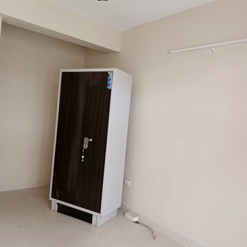 Room in 3 BHK Builder Floor at TDI The Grand Retreat, Sector 88 – for Rent