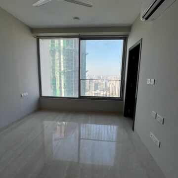 Room in 3 BHK Apartment at Oberoi Sky City, Khande Rao Dongari – for Rent