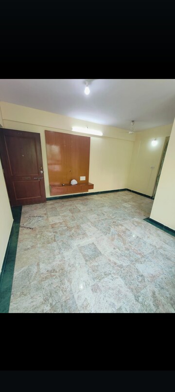Room in 1 BHK Apartment at Hiranandani Estate, Ghodbunder Road – for Rent