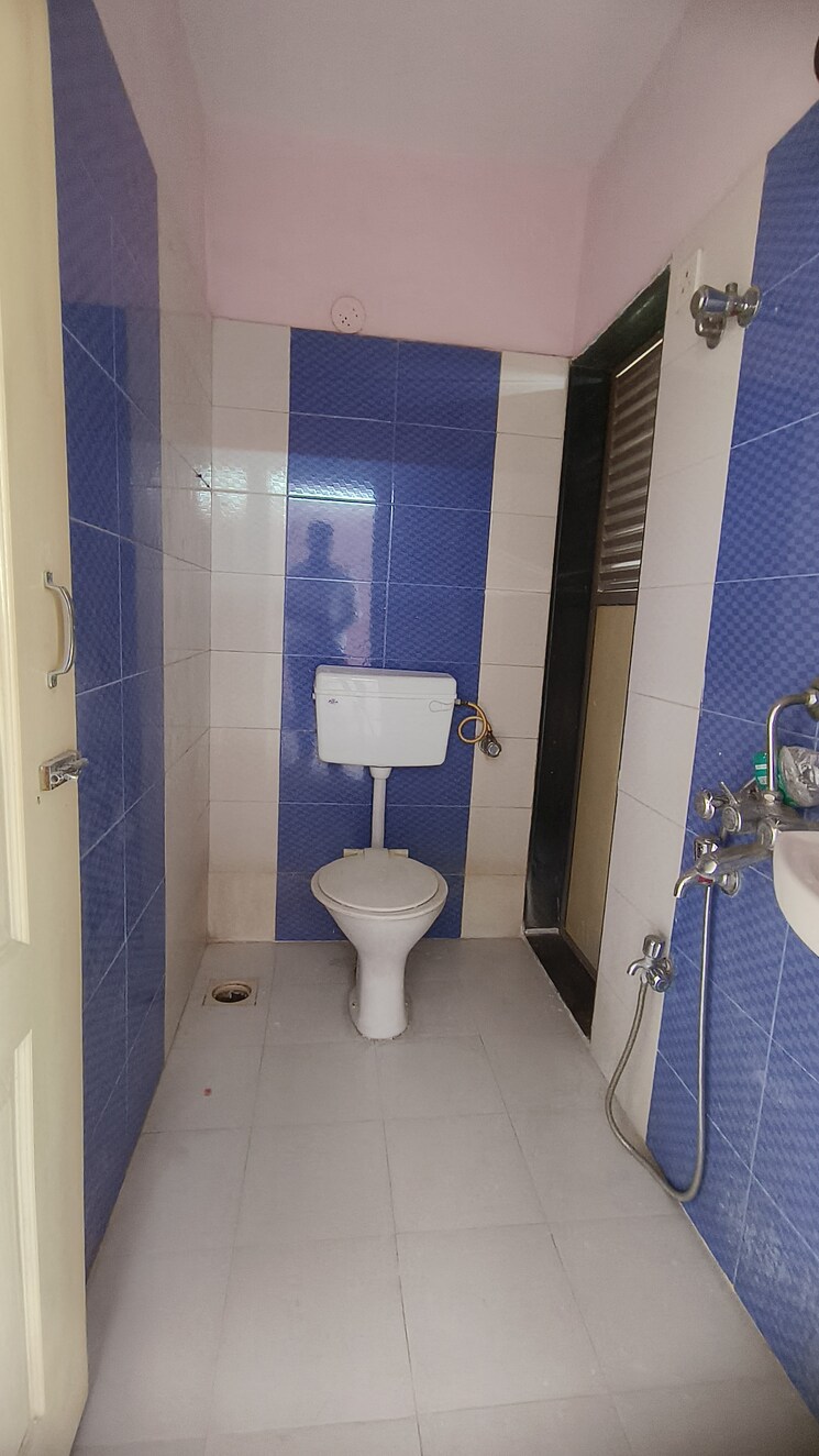 Bathroom, mehta-amrut-angan-phase-ii 2 Bedroom 850 Sq.Ft. Apartment In Kalwa Thane 7918228