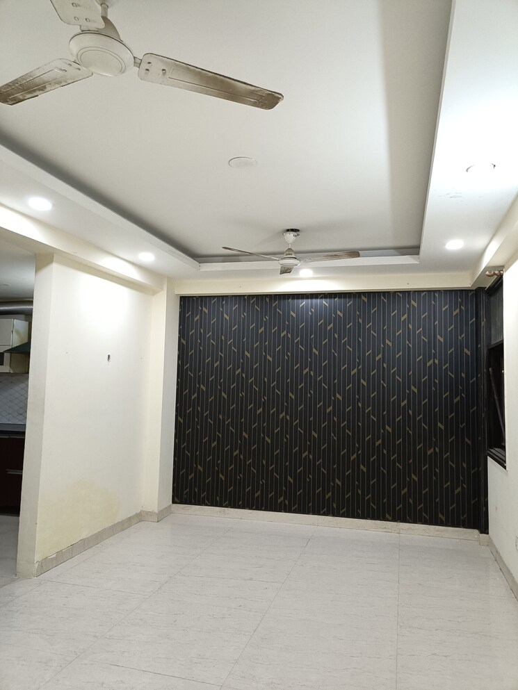 Room, vasant kunj 3 Bedroom 1100 Sq.Ft. Builder Floor In Vasant Kunj Delhi 7918247