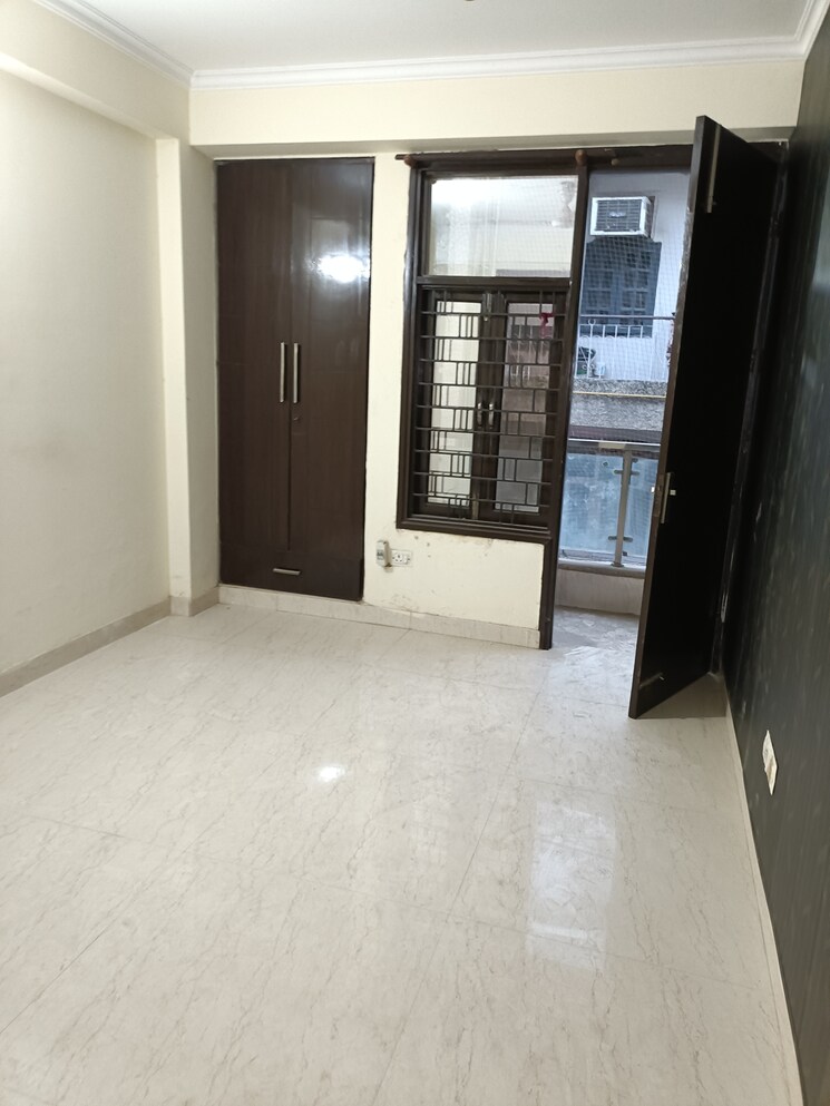 Room, vasant kunj 3 Bedroom 1100 Sq.Ft. Builder Floor In Vasant Kunj Delhi 7918247