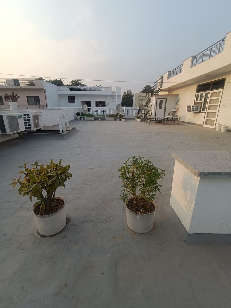  Parking, ansal-plaza-sector-23 6+ Bedroom 4200 Sq.Ft. Independent House In Sector 23 Gurgaon 7918289