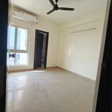 Room in 3.5 BHK Apartment at Spaze Privvy The Address, Hayatpur – for Sale
