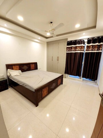 Master Bedroom in 3 BHK Builder Floor at Palam Vihar Residents Association, Palam Vihar – for Rent